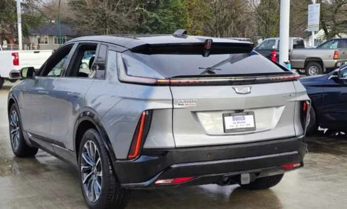 2025 Cadillac Lyriq - Image 7 of 20