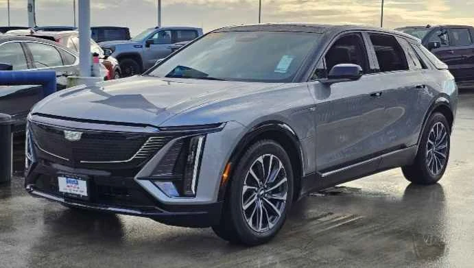 2025 Cadillac Lyriq - Image 9 of 20