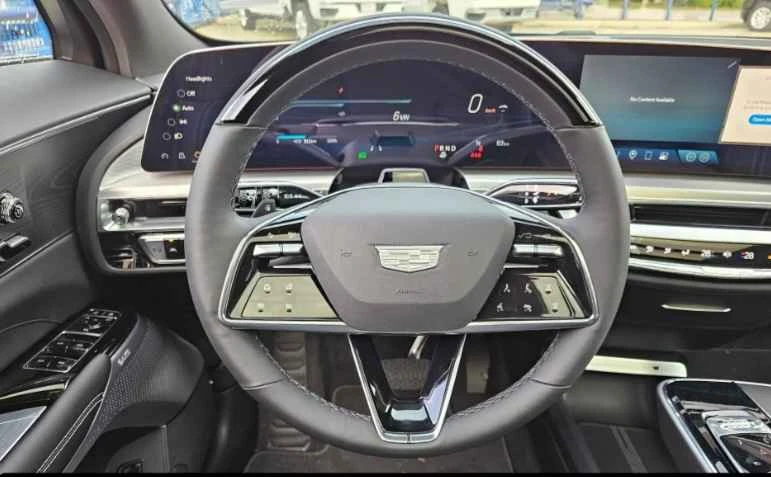 2025 Cadillac Lyriq - Image 20 of 20