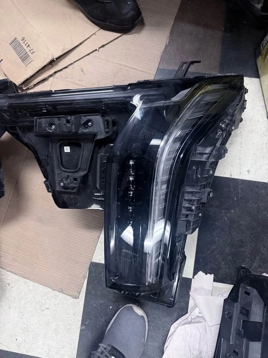 2025 Parts & Memorabilia Bodywork - Image 3 of 3