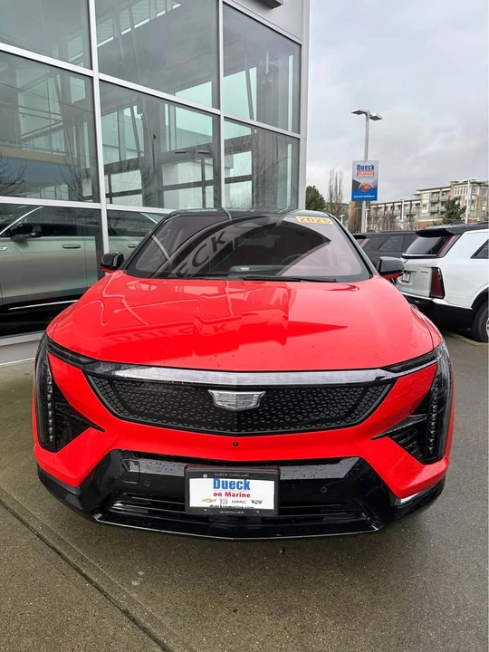 2025 Cadillac Optiq - Image 2 of 10