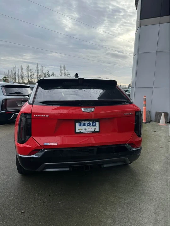 2025 Cadillac Optiq - Image 9 of 10