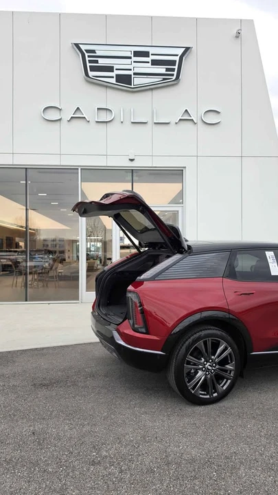 2025 Cadillac Optiq - Image 19 of 20