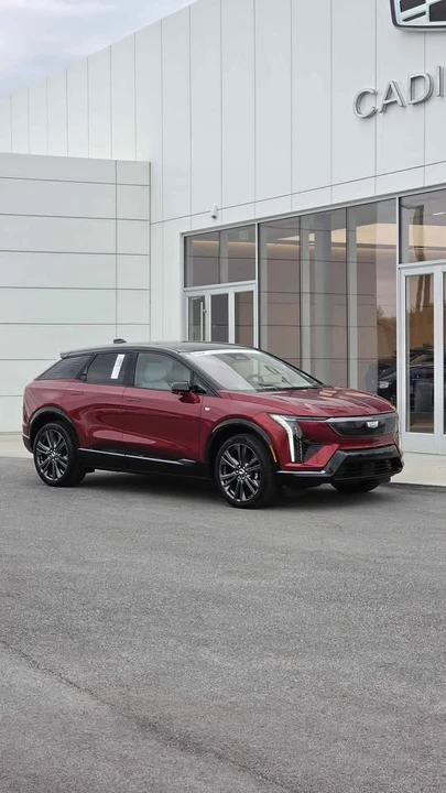 2025 Cadillac Optiq - Image 15 of 20