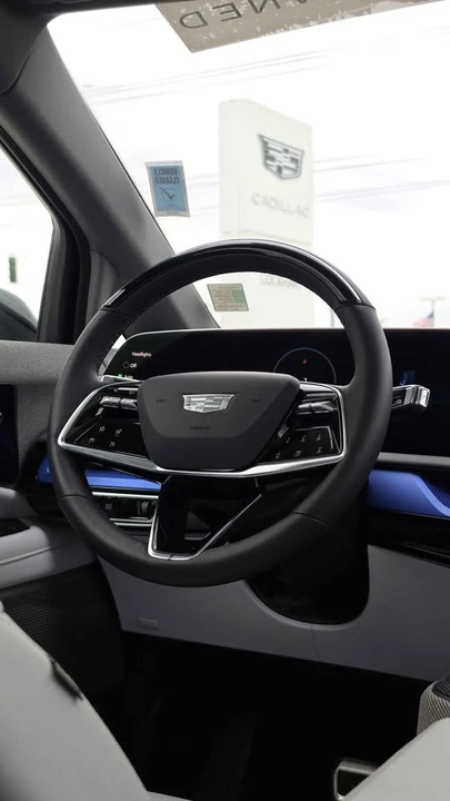 2025 Cadillac Optiq - Image 11 of 20