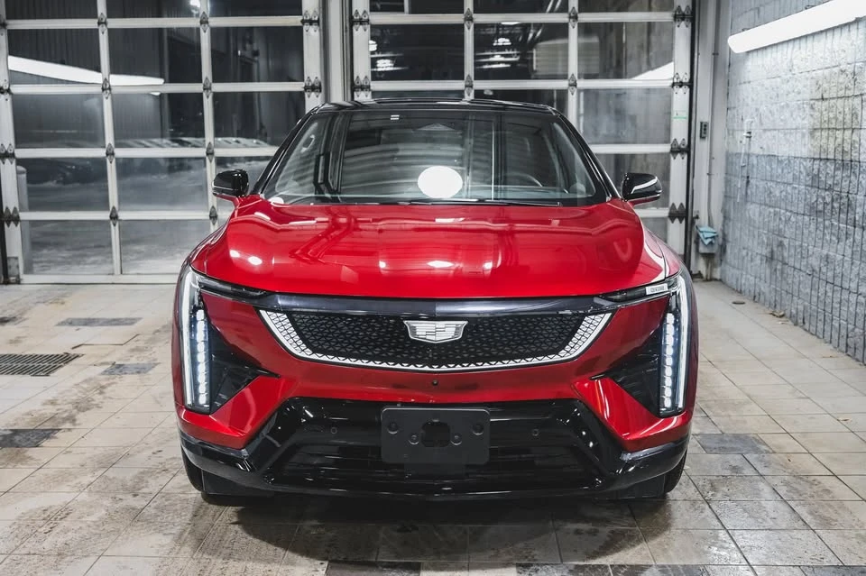 2025 Cadillac Optiq - Image 8 of 20