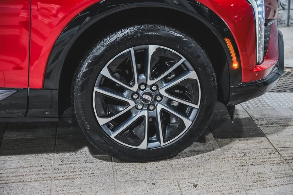 2025 Cadillac Optiq - Image 9 of 20