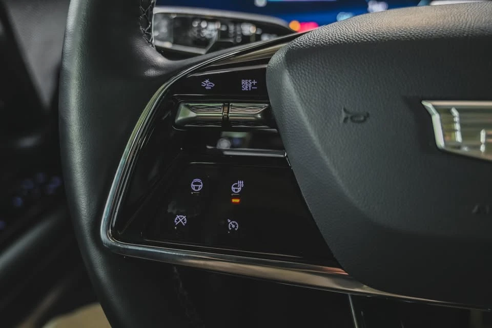 2025 Cadillac Optiq - Image 13 of 20