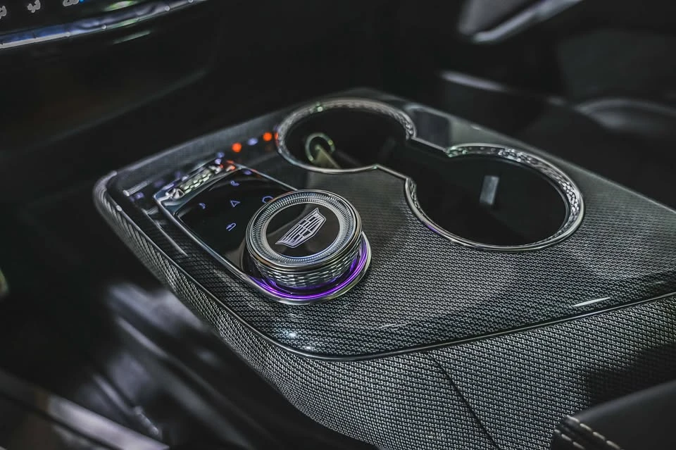 2025 Cadillac Optiq - Image 15 of 20