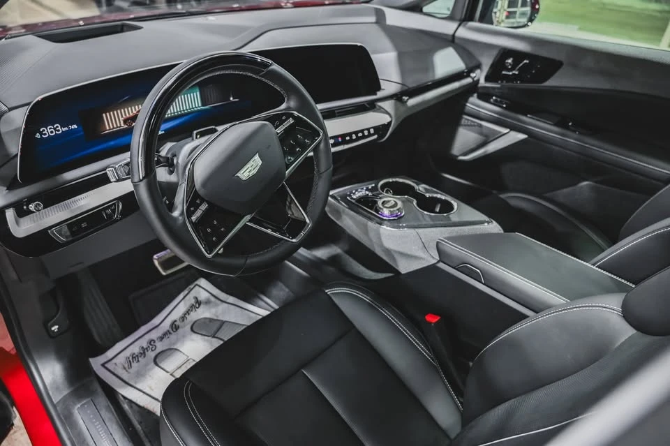 2025 Cadillac Optiq - Image 19 of 20