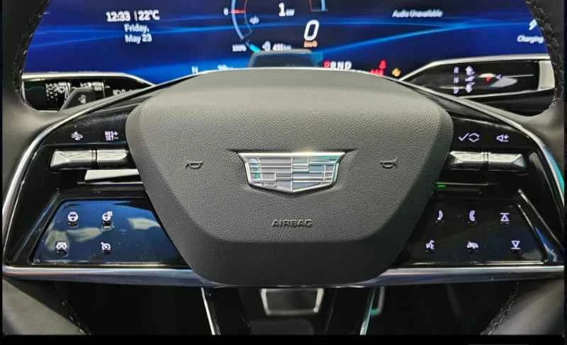 2025 Cadillac Optiq - Image 17 of 19
