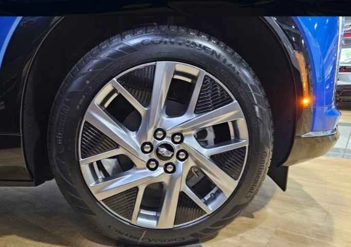 2025 Cadillac Optiq - Image 8 of 19