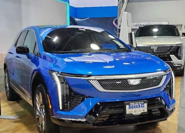 2025 Cadillac Optiq - Image 5 of 19