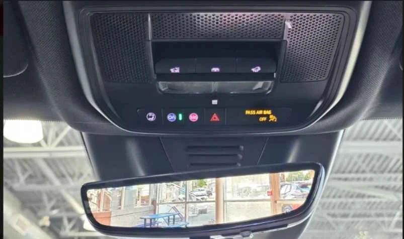 2025 Cadillac Optiq - Image 16 of 16