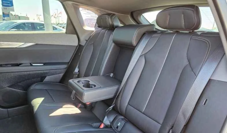 2025 Cadillac Optiq - Image 11 of 16