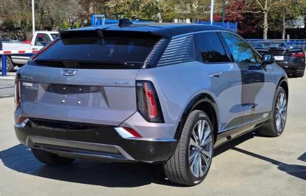 2025 Cadillac Optiq - Image 6 of 16