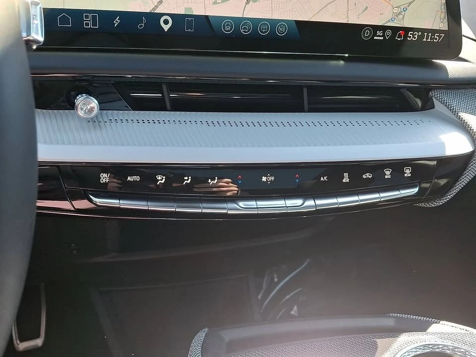 2025 Cadillac Optiq - Image 16 of 20