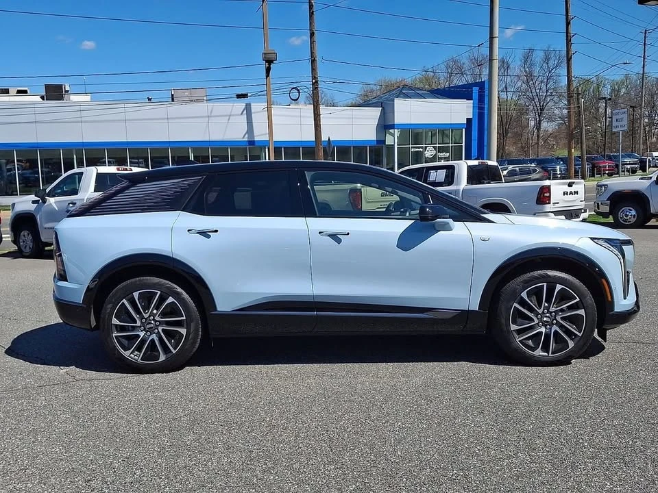 2025 Cadillac Optiq - Image 7 of 20