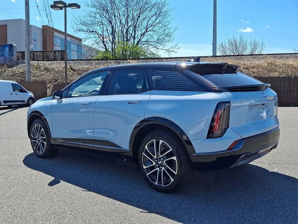 2025 Cadillac Optiq - Image 4 of 20