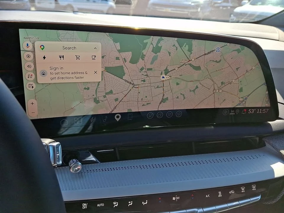 2025 Cadillac Optiq - Image 17 of 20