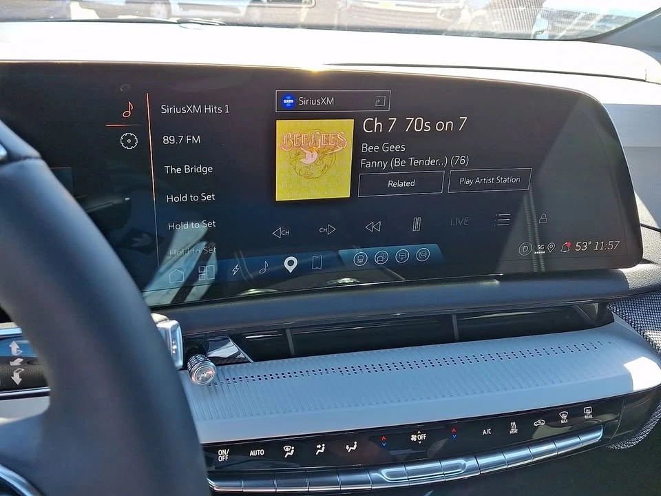 2025 Cadillac Optiq - Image 18 of 20