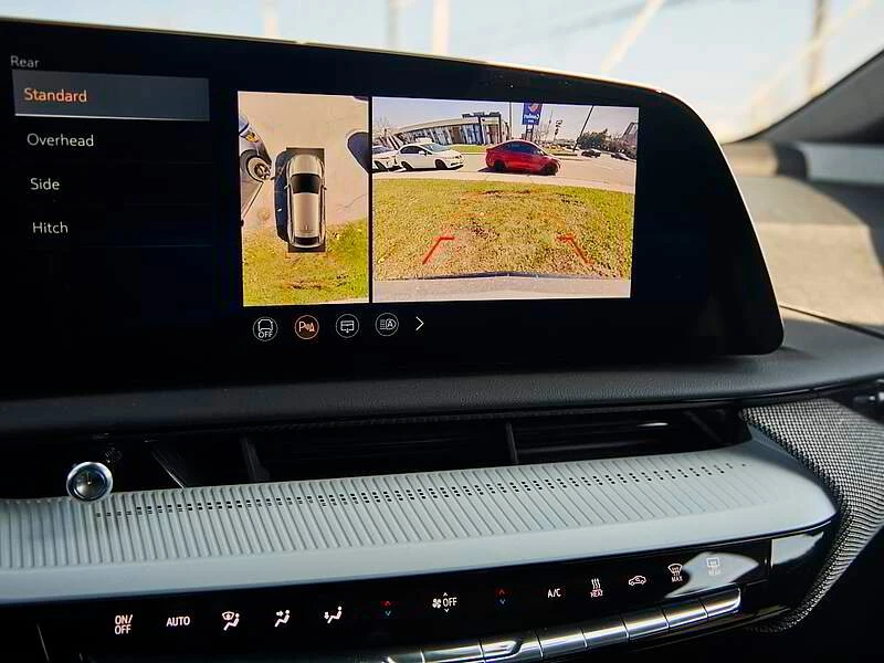 2025 Cadillac Optiq - Image 18 of 18
