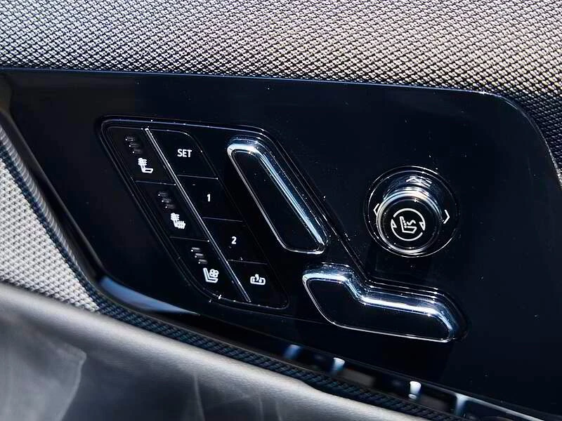 2025 Cadillac Optiq - Image 12 of 18