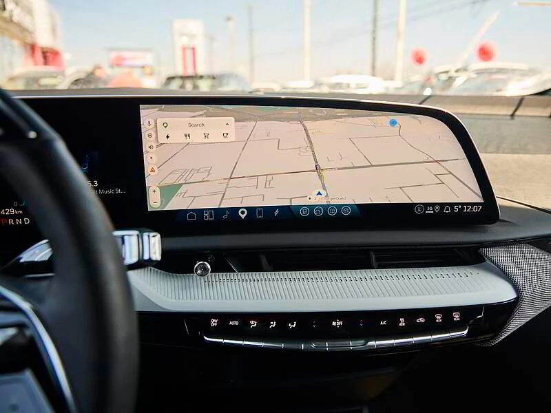 2025 Cadillac Optiq - Image 17 of 18