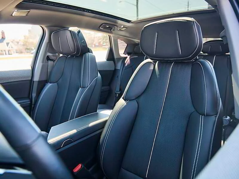 2025 Cadillac Optiq - Image 2 of 18