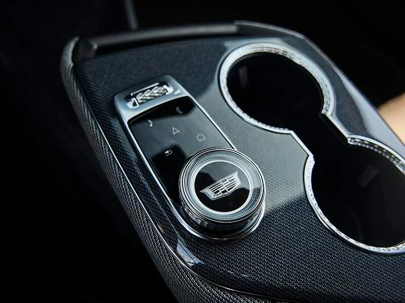 2025 Cadillac Optiq - Image 13 of 18