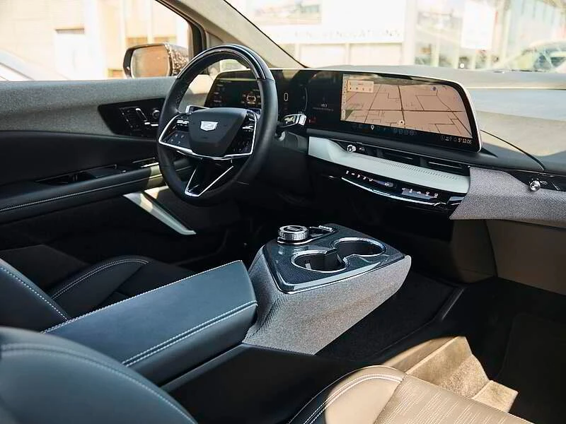 2025 Cadillac Optiq - Image 8 of 18