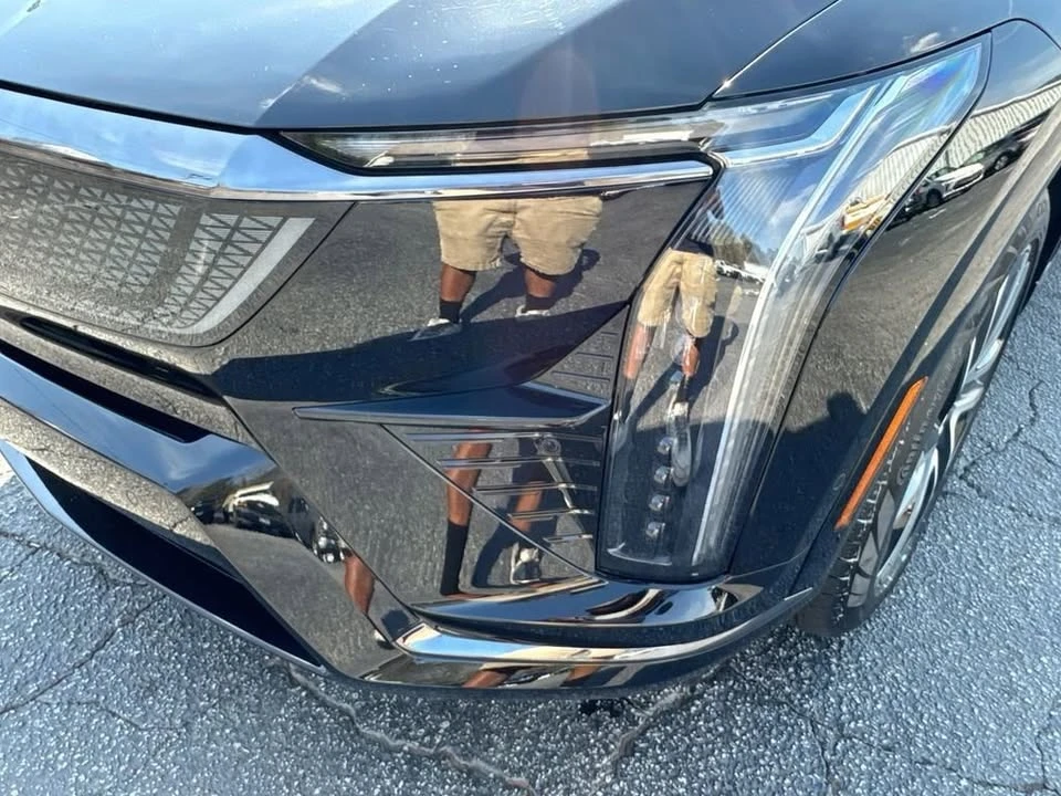 2025 Cadillac Optiq - Image 10 of 20
