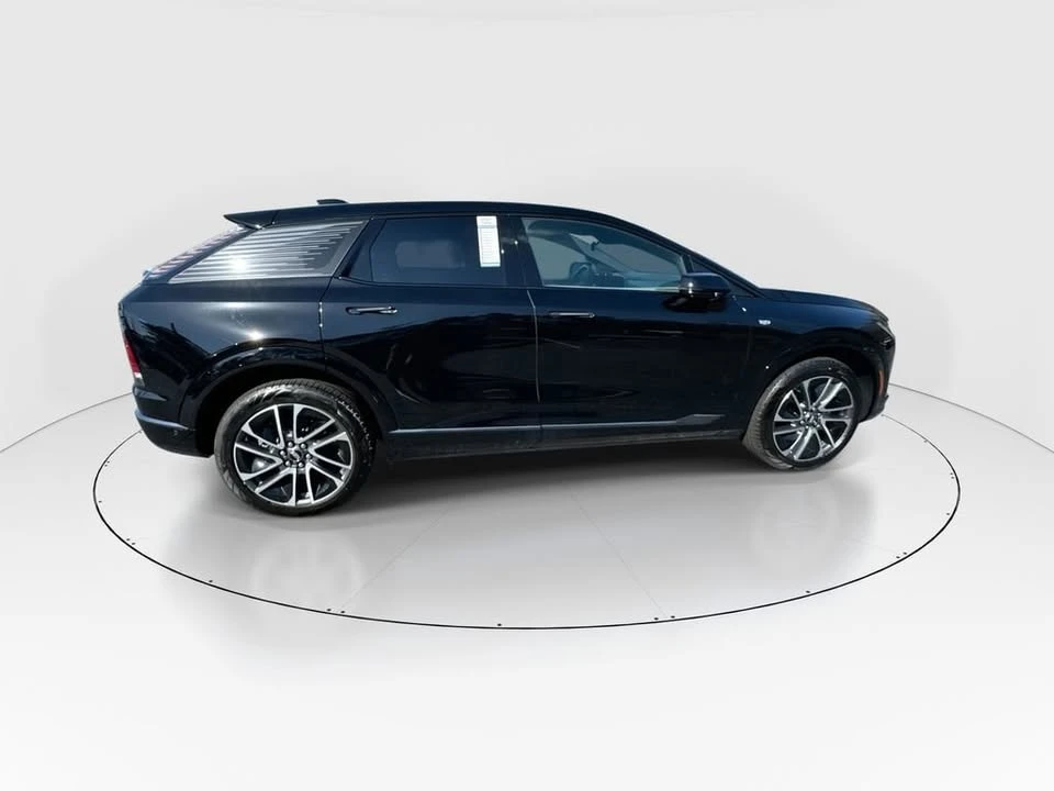 2025 Cadillac Optiq - Image 9 of 20