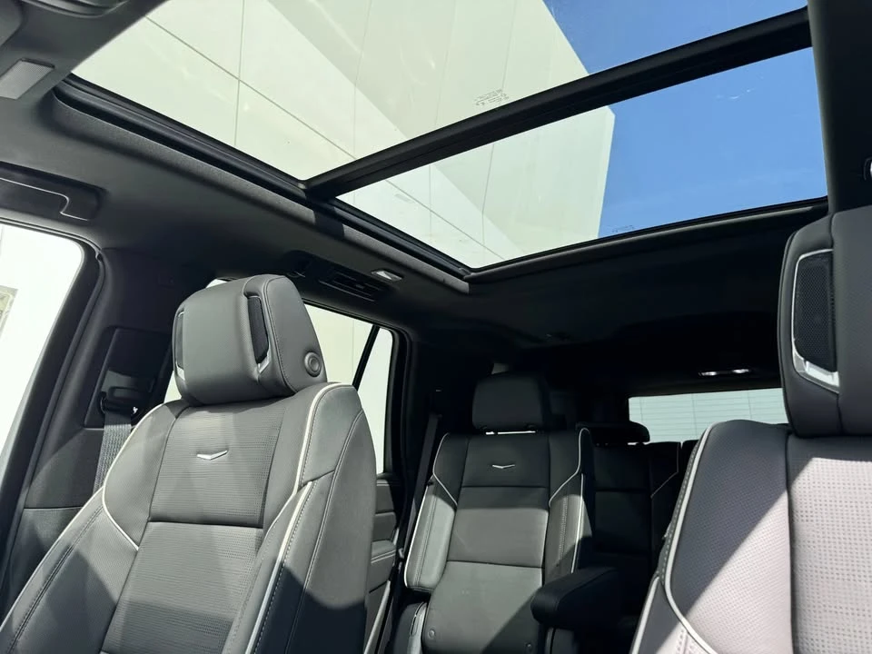2025 Cadillac Escalade 5th Gen - Image 16 of 20