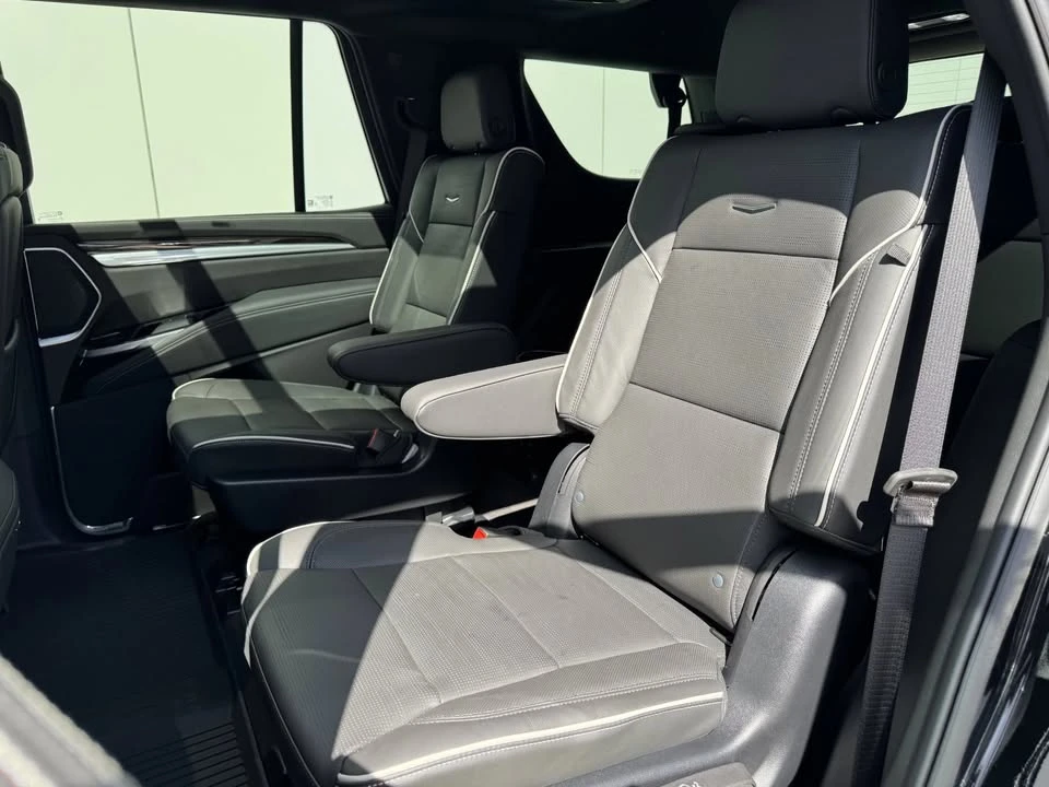 2025 Cadillac Escalade 5th Gen - Image 18 of 20