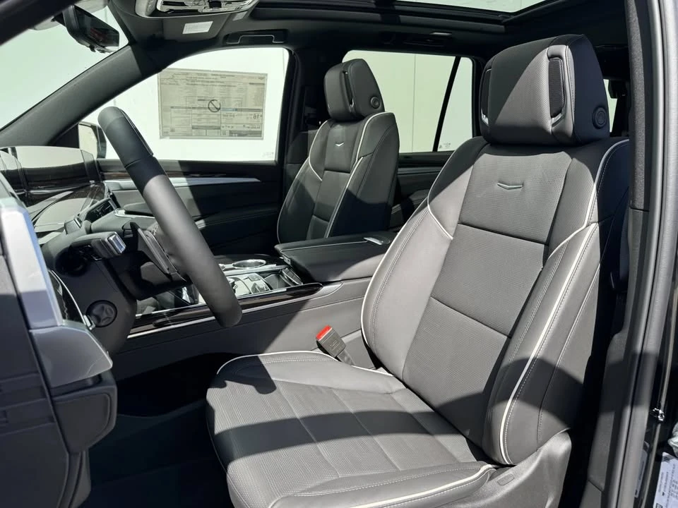 2025 Cadillac Escalade 5th Gen - Image 19 of 20