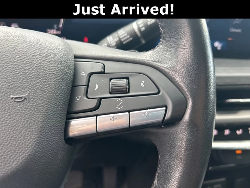 2025 Cadillac XT4 - Image 14 of 18