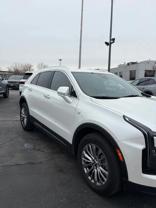 2025 Cadillac XT4 - Image 3 of 7