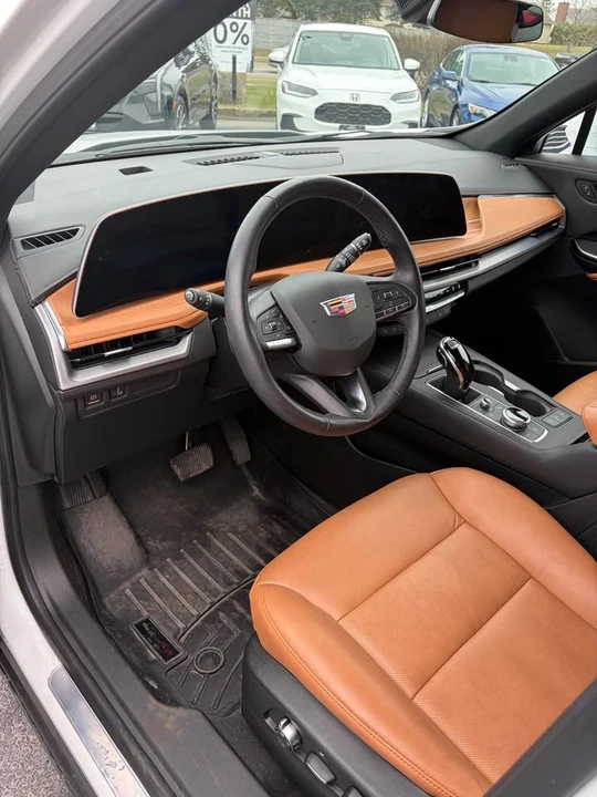 2025 Cadillac XT4 - Image 4 of 7