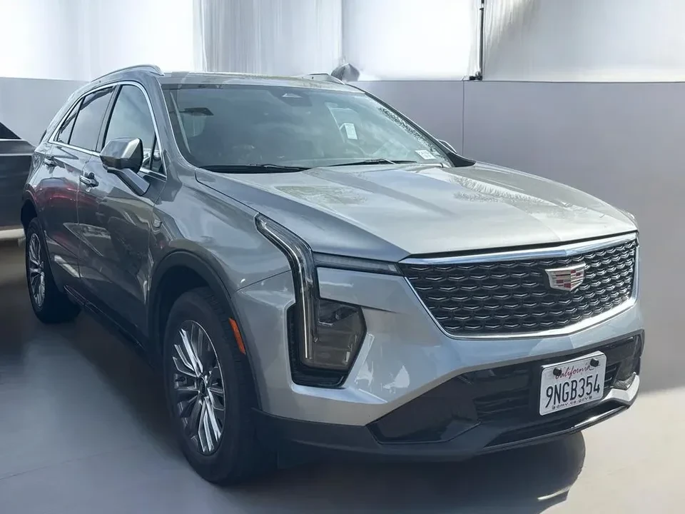 2025 Cadillac XT4 - Image 3 of 7