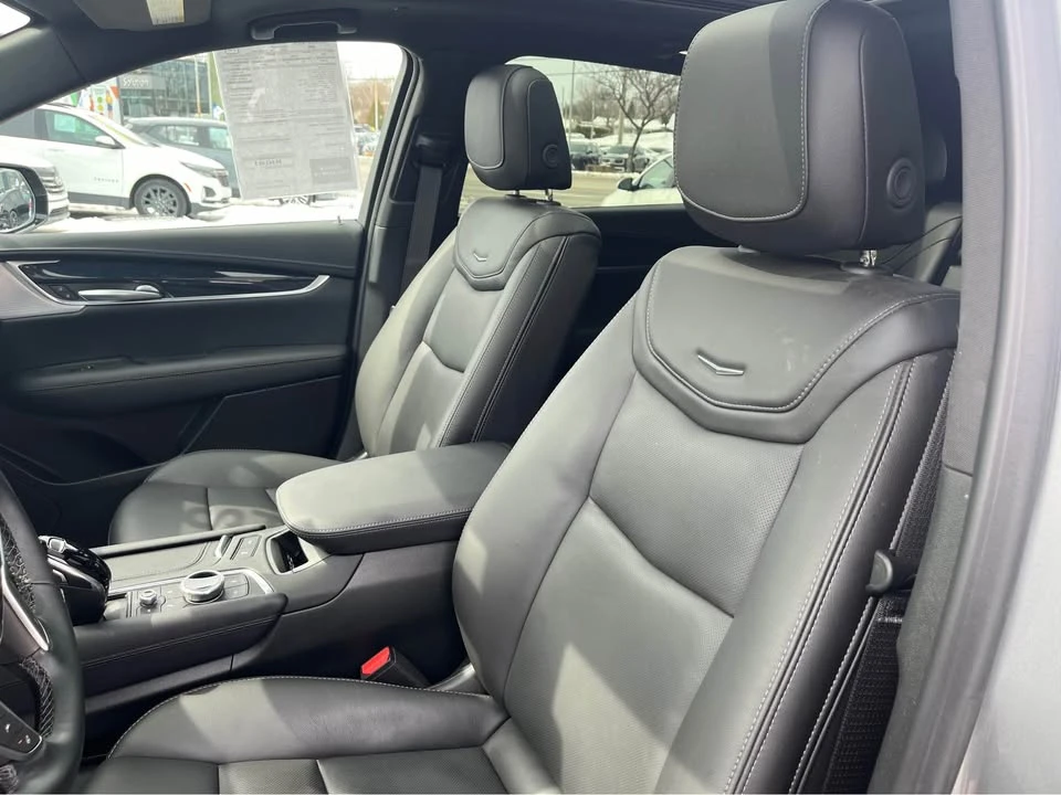 2025 Cadillac XT5 - Image 9 of 19