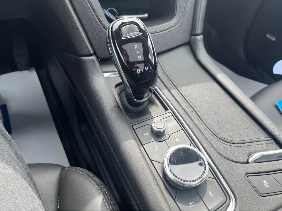 2025 Cadillac XT5 - Image 16 of 19