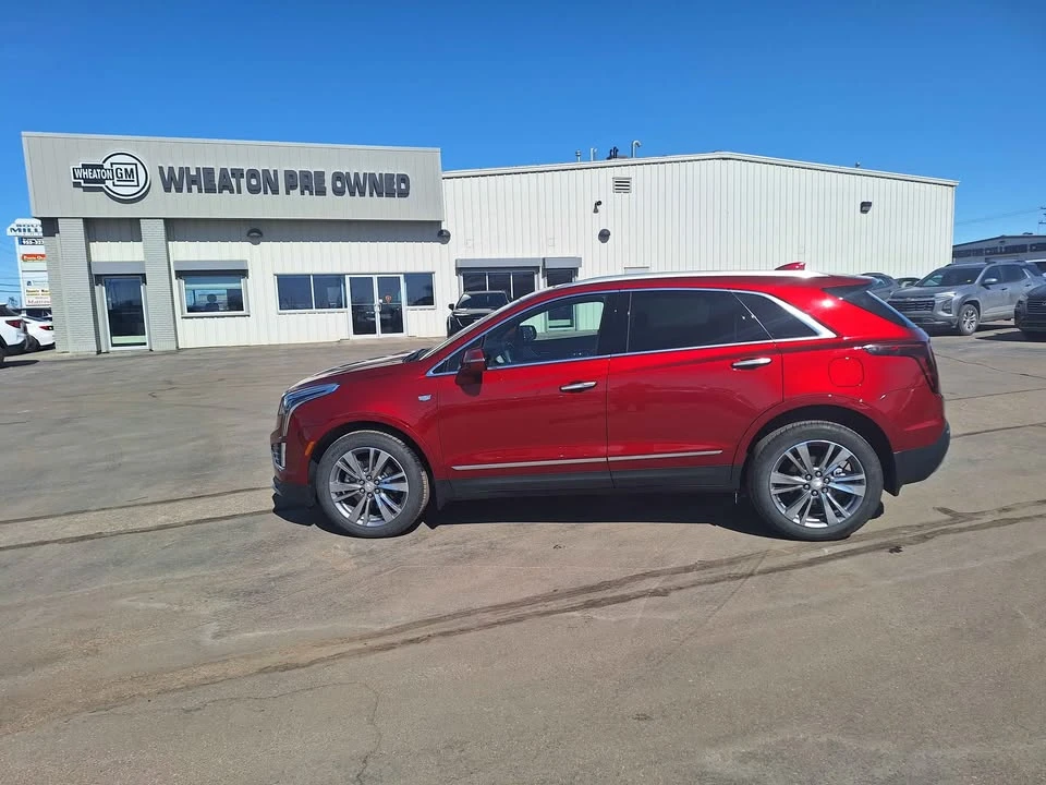 2025 Cadillac XT5 - Image 2 of 12