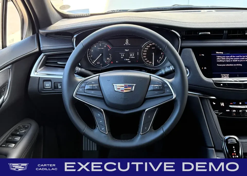 2025 Cadillac XT5 - Image 8 of 11