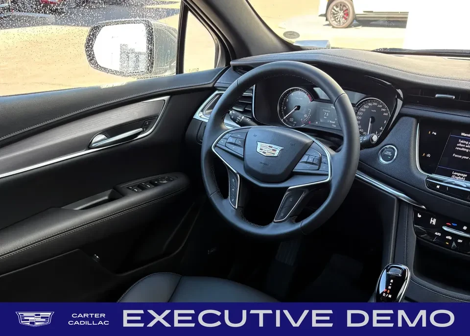 2025 Cadillac XT5 - Image 3 of 11