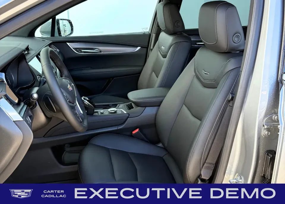 2025 Cadillac XT5 - Image 4 of 11