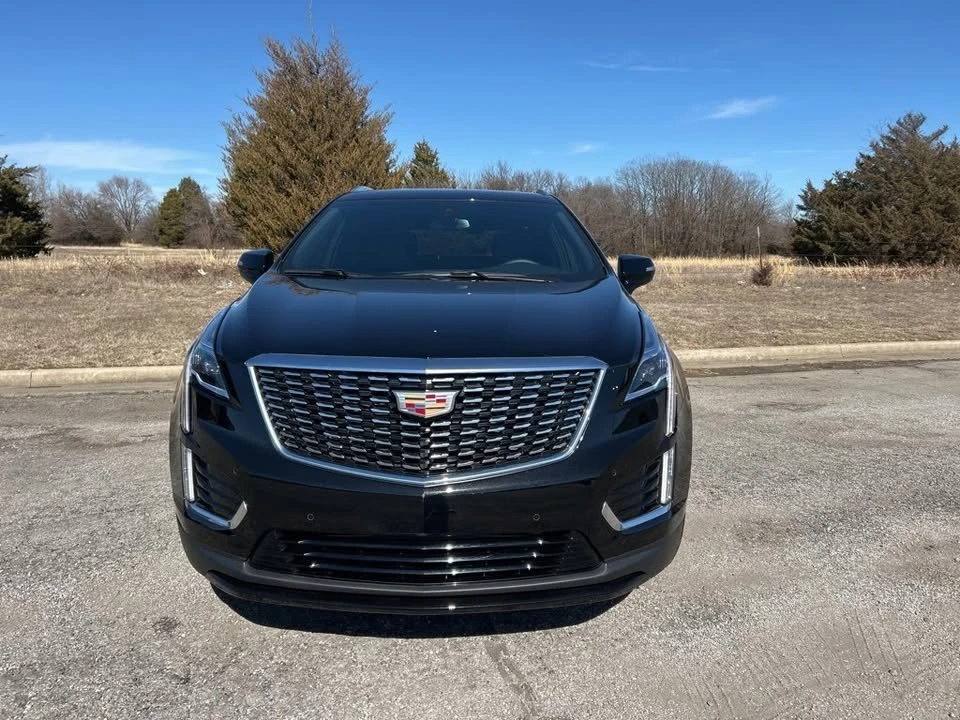 2025 Cadillac XT5 - Image 2 of 3