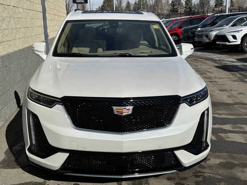 2025 Cadillac XT6 - Image 2 of 10