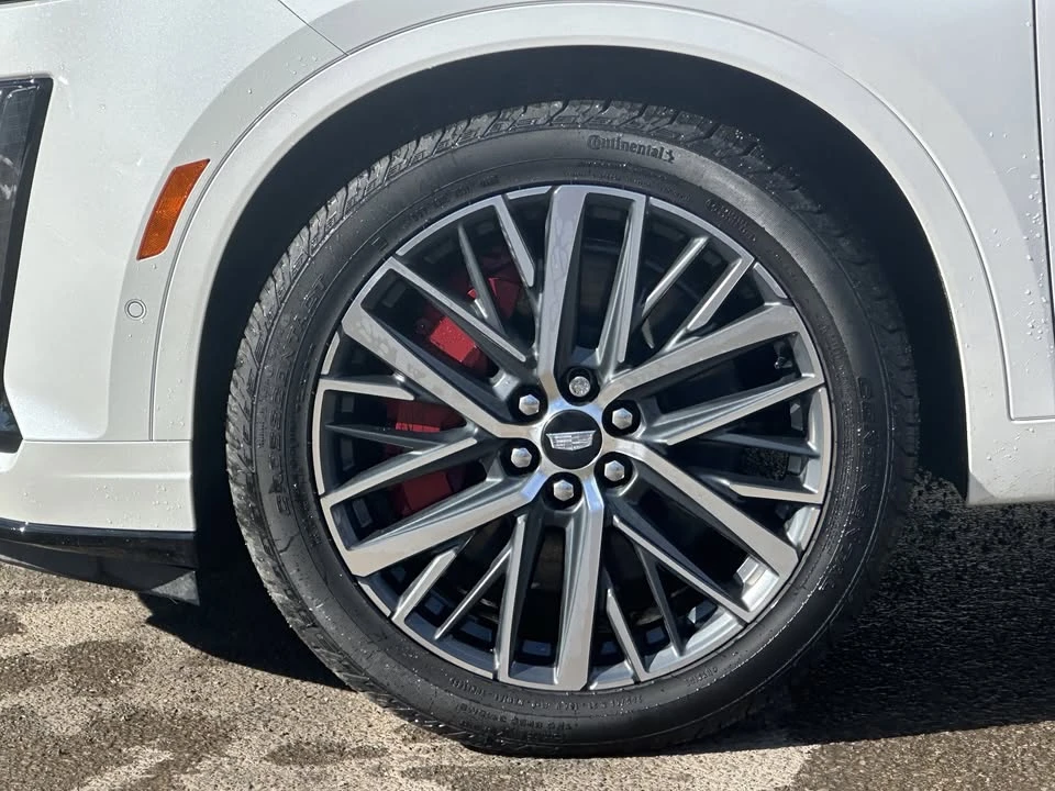 2025 Cadillac XT6 - Image 8 of 10