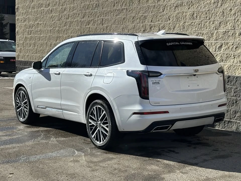 2025 Cadillac XT6 - Image 4 of 10